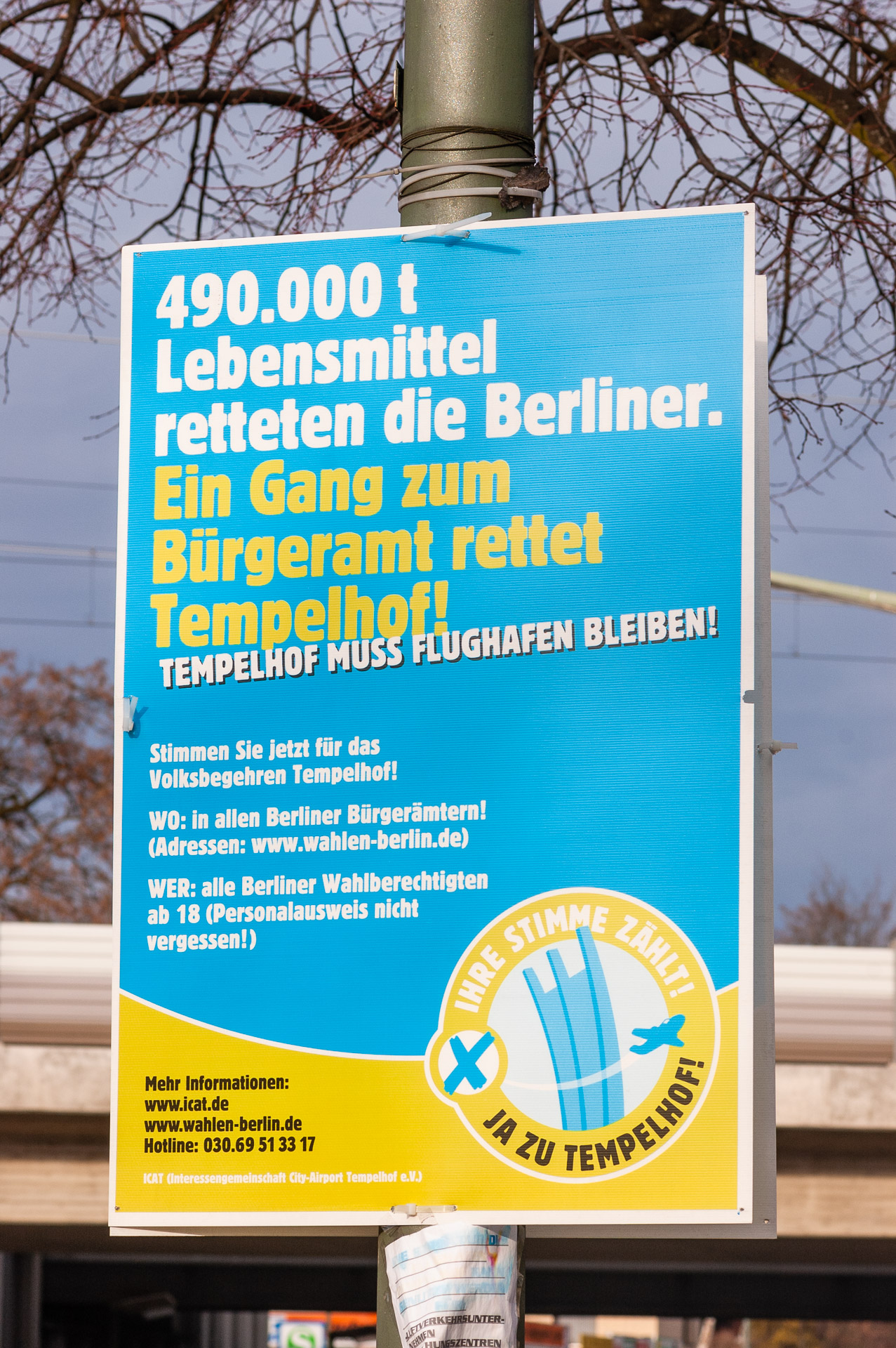 © Martin Frech: Werbeplakat für Volksbegehren, Leonorenstraße, Berlin-LankwitzNikon D70 (ACR)